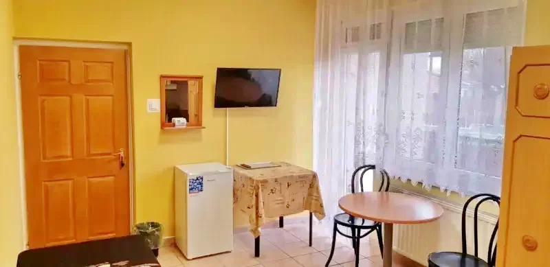  Cazare | Sat de vacanță (K0201-27) Imaginea poate fi supusă drepturilor de autor. Se recomandă contactarea titularului drepturilor.