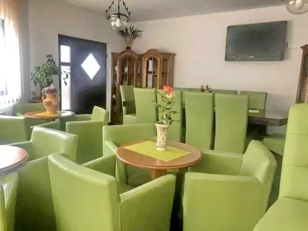 Vișeu de Sus Cazare | Motel (K1237-4) Imaginea poate fi supusă drepturilor de autor. Se recomandă contactarea titularului drepturilor.