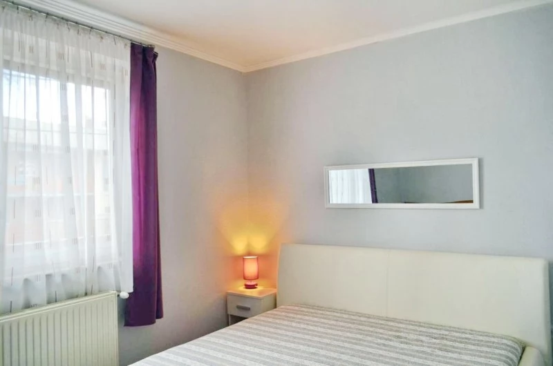  Cazare | Sat de vacanță (K0338-17) Imaginea poate fi supusă drepturilor de autor. Se recomandă contactarea titularului drepturilor.