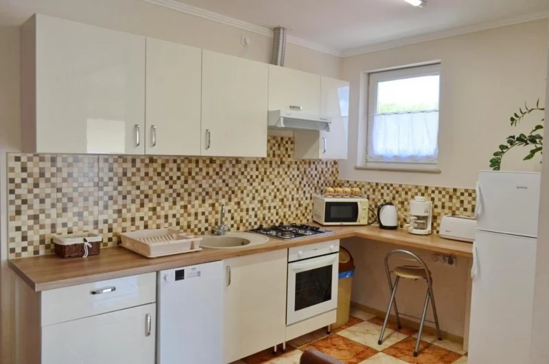  Cazare | Sat de vacanță (K0338-26) Imaginea poate fi supusă drepturilor de autor. Se recomandă contactarea titularului drepturilor.