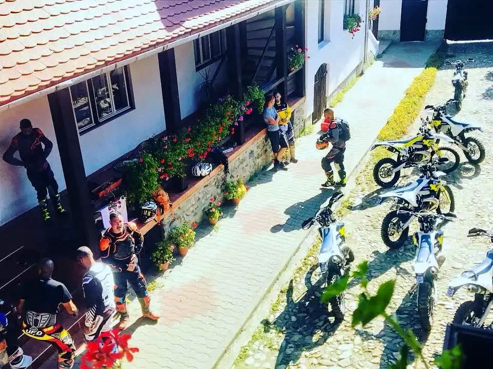 Rășinari Cazare | Motel (K1371-7) Imaginea poate fi supusă drepturilor de autor. Se recomandă contactarea titularului drepturilor.