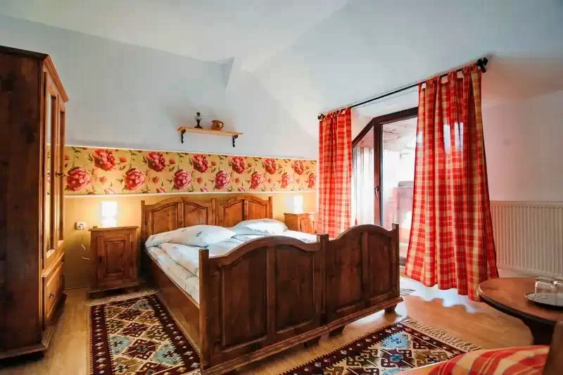 Rășinari Cazare | Motel (K1371-13) Imaginea poate fi supusă drepturilor de autor. Se recomandă contactarea titularului drepturilor.