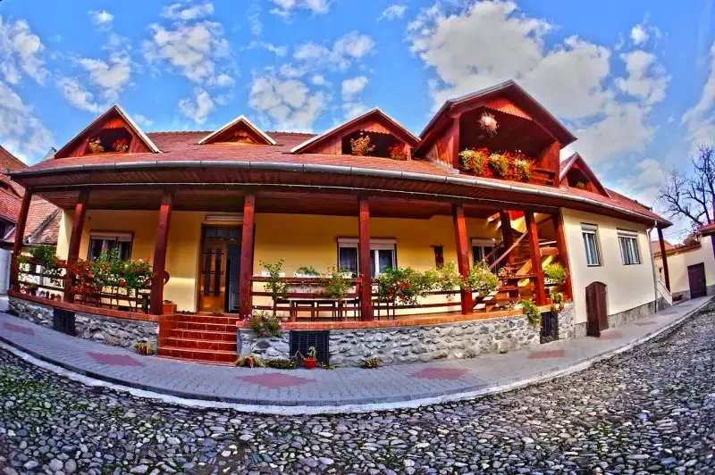 Rășinari Cazare | Motel (K1371-45) Imaginea poate fi supusă drepturilor de autor. Se recomandă contactarea titularului drepturilor.