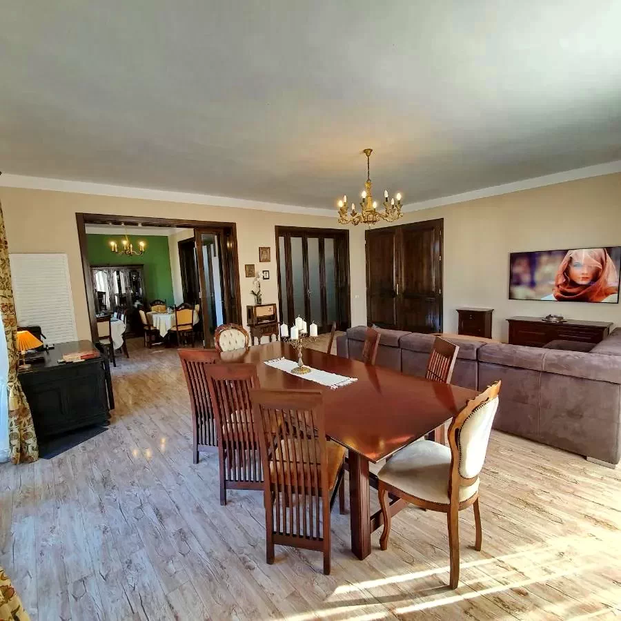 Oradea Cazare | Hotel**** (K0686-1) Imaginea poate fi supusă drepturilor de autor. Se recomandă contactarea titularului drepturilor.