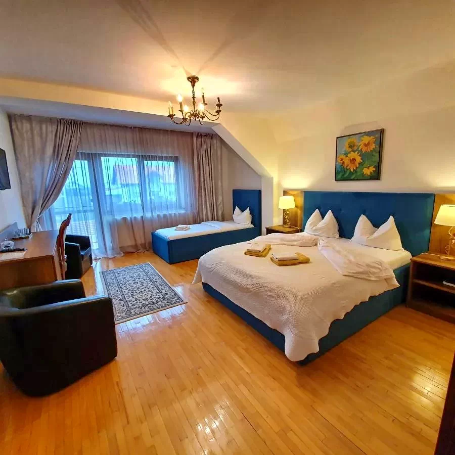 Oradea Cazare | Hotel**** (K0686-12) Imaginea poate fi supusă drepturilor de autor. Se recomandă contactarea titularului drepturilor.