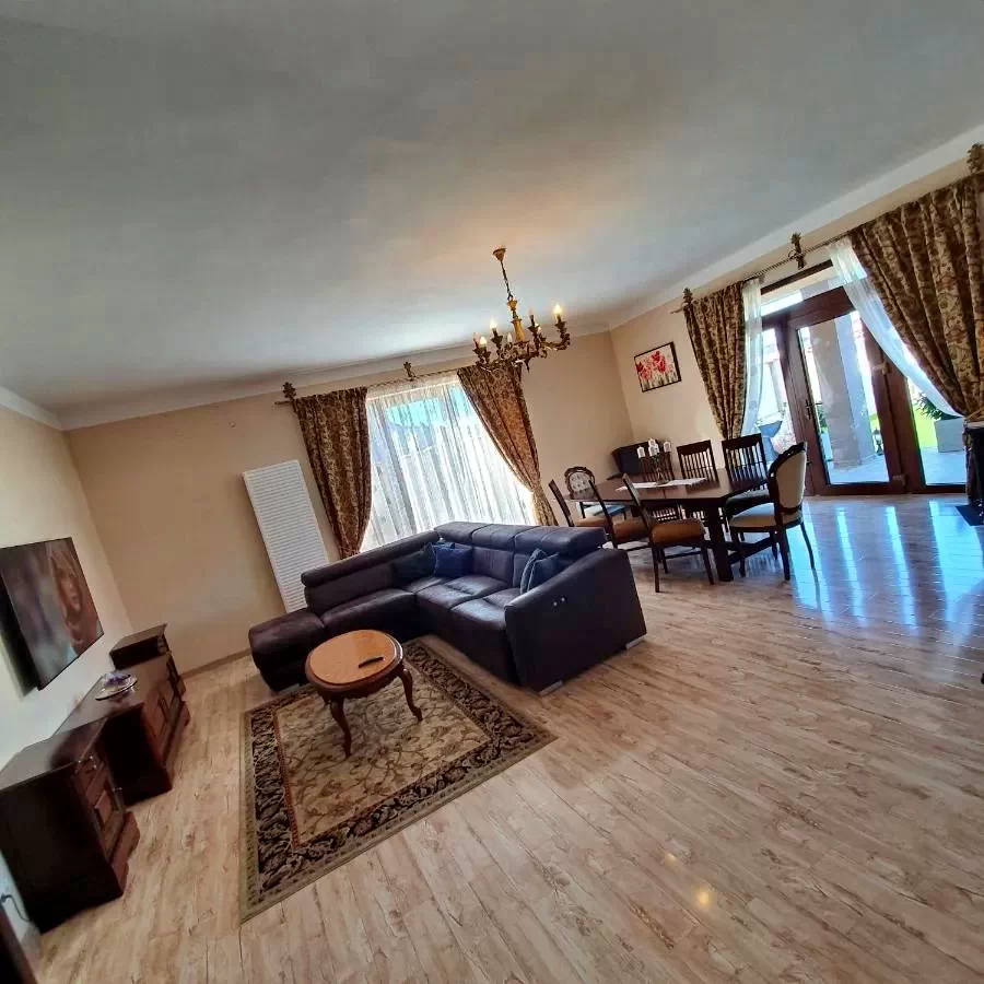 Oradea Cazare | Hotel**** (K0686-20) Imaginea poate fi supusă drepturilor de autor. Se recomandă contactarea titularului drepturilor.