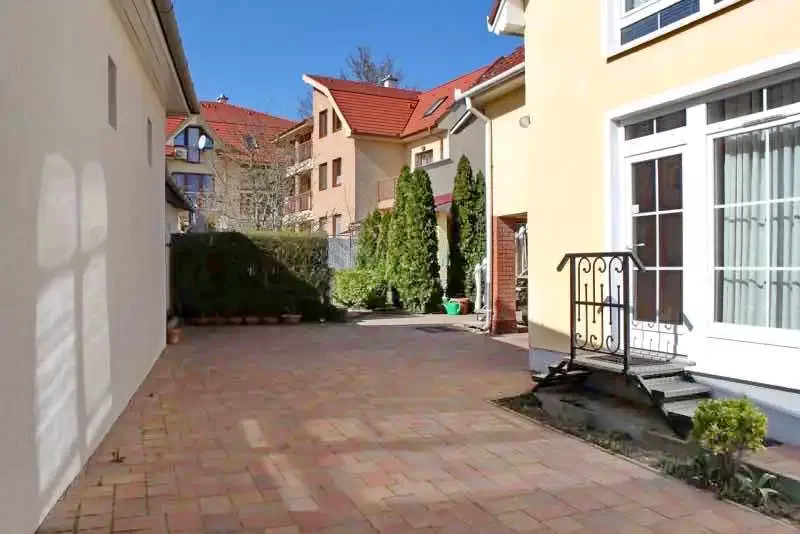 Hajdúszoboszló Szállás | Vendégház (K0845-7) A kép szerzői jogvédelem alatt állhat. Javasolt a kapcsolatfelvétel a jog tulajdonossal. Hajdúszoboszló Szállás | Vendégház (K0845-7) A kép szerzői jogvédelem alatt állhat. Javasolt a kapcsolatfelvétel a jog tulajdonossal.