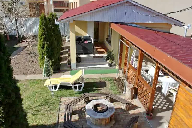 Hajdúszoboszló Szállás | Vendégház (K0845-11) A kép szerzői jogvédelem alatt állhat. Javasolt a kapcsolatfelvétel a jog tulajdonossal. Hajdúszoboszló Szállás | Vendégház (K0845-11) A kép szerzői jogvédelem alatt állhat. Javasolt a kapcsolatfelvétel a jog tulajdonossal.