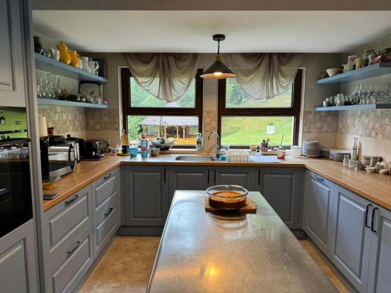  Szállás | Motel (K0077-31) A kép szerzői jogvédelem alatt állhat. Javasolt a kapcsolatfelvétel a jog tulajdonossal.