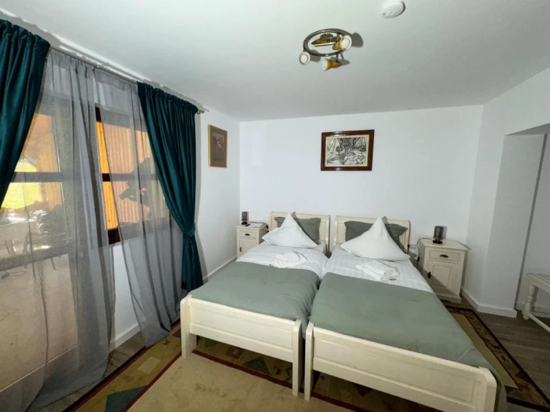  Szállás | Motel (K0077-36) A kép szerzői jogvédelem alatt állhat. Javasolt a kapcsolatfelvétel a jog tulajdonossal.