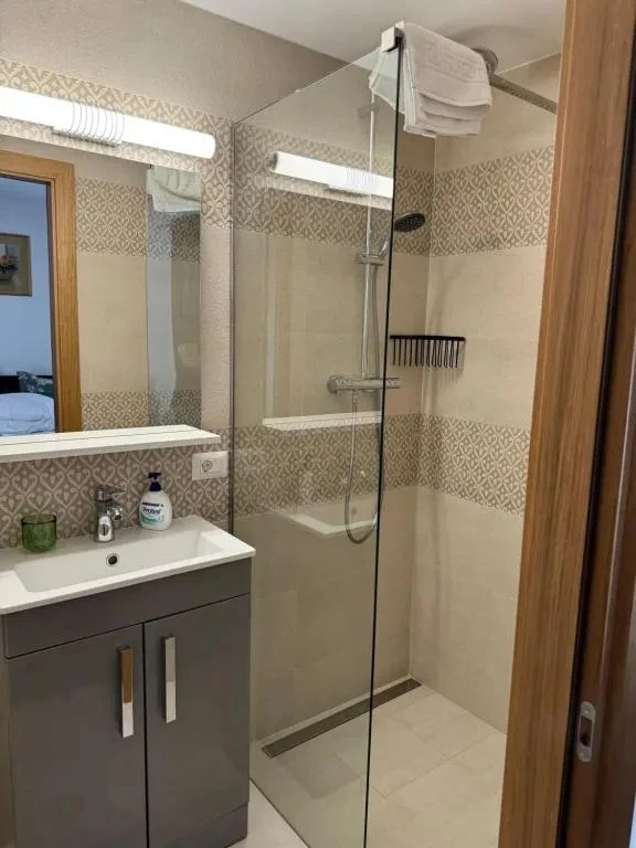 Vama Cazare | Motel (K0077-45) Imaginea poate fi supusă drepturilor de autor. Se recomandă contactarea titularului drepturilor.