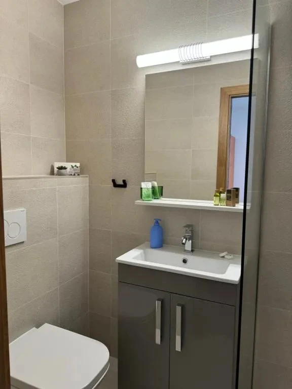 Vama Cazare | Motel (K0077-48) Imaginea poate fi supusă drepturilor de autor. Se recomandă contactarea titularului drepturilor.