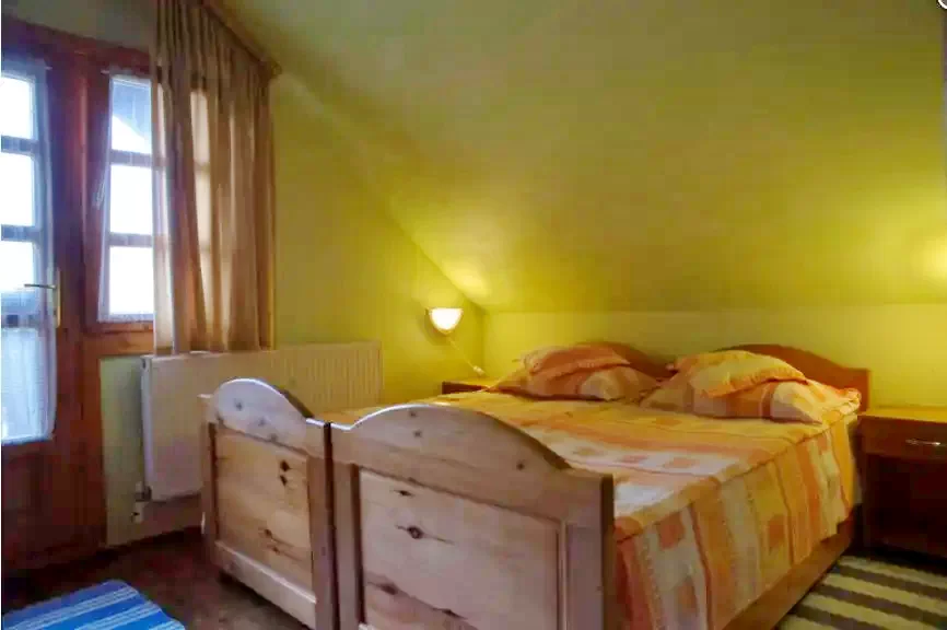 Zetea Cazare | Hotel**** (K0531-8) Imaginea poate fi supusă drepturilor de autor. Se recomandă contactarea titularului drepturilor.