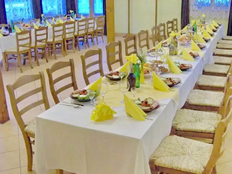 Zetea Cazare | Hotel**** (K0531-12) Imaginea poate fi supusă drepturilor de autor. Se recomandă contactarea titularului drepturilor.