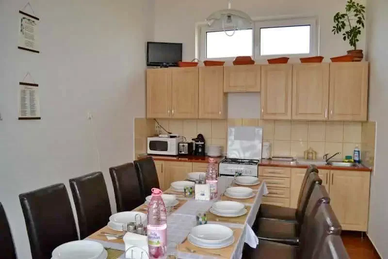 Farkaslaka Szállás | Motel (K0354-6) A kép szerzői jogvédelem alatt állhat. Javasolt a kapcsolatfelvétel a jog tulajdonossal.