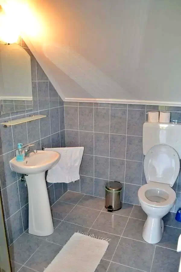 Lupeni Cazare | Motel (K0354-12) Imaginea poate fi supusă drepturilor de autor. Se recomandă contactarea titularului drepturilor.