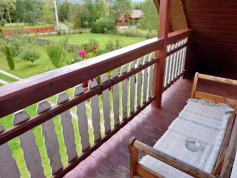 Izvoare Cazare | Sat de vacanță (K0401-6) Imaginea poate fi supusă drepturilor de autor. Se recomandă contactarea titularului drepturilor.