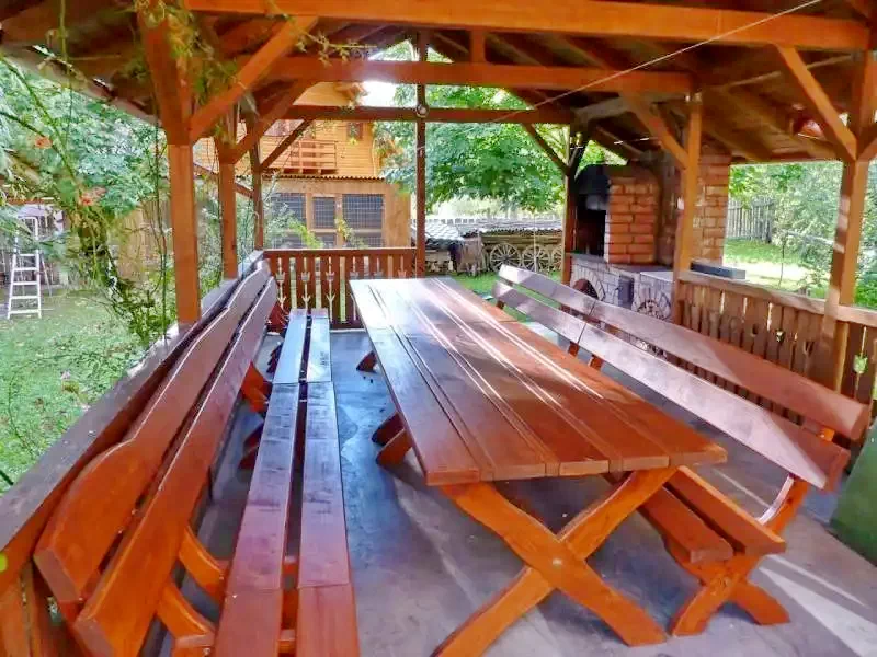 Izvoare Cazare | Sat de vacanță (K0401-8) Imaginea poate fi supusă drepturilor de autor. Se recomandă contactarea titularului drepturilor.