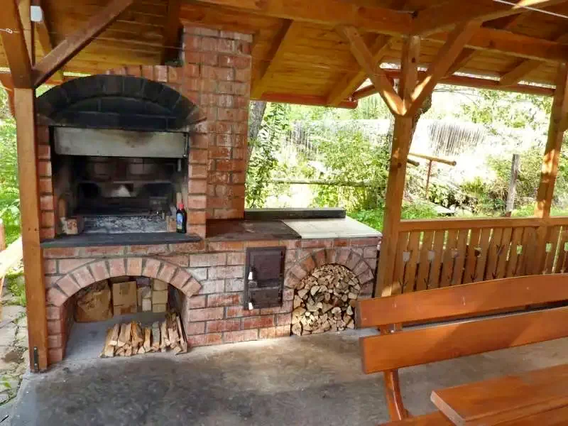 Izvoare Cazare | Sat de vacanță (K0401-10) Imaginea poate fi supusă drepturilor de autor. Se recomandă contactarea titularului drepturilor.