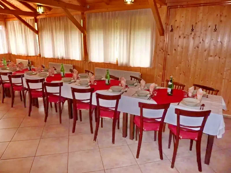 Izvoare Cazare | Sat de vacanță (K0401-16) Imaginea poate fi supusă drepturilor de autor. Se recomandă contactarea titularului drepturilor.