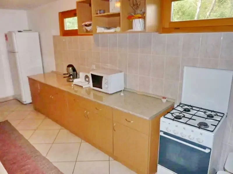 Izvoare Cazare | Sat de vacanță (K0401-20) Imaginea poate fi supusă drepturilor de autor. Se recomandă contactarea titularului drepturilor.