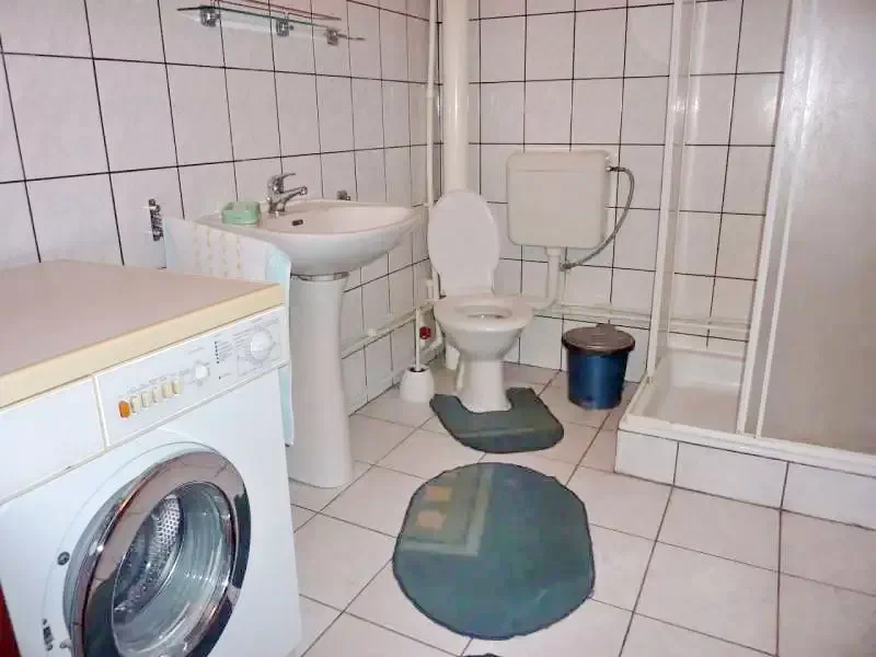 Izvoare Cazare | Sat de vacanță (K0401-32) Imaginea poate fi supusă drepturilor de autor. Se recomandă contactarea titularului drepturilor.