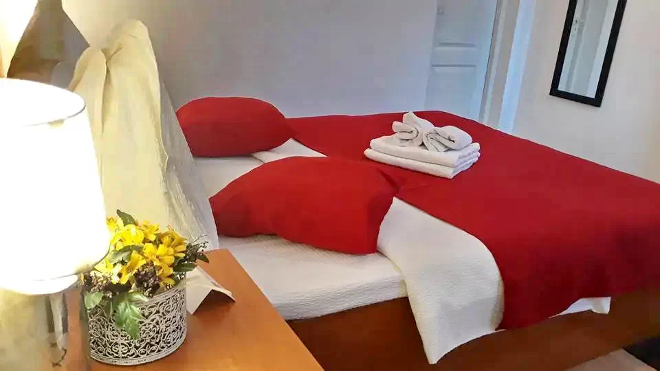 Săcele Cazare | Motel (K0127-44) Imaginea poate fi supusă drepturilor de autor. Se recomandă contactarea titularului drepturilor.