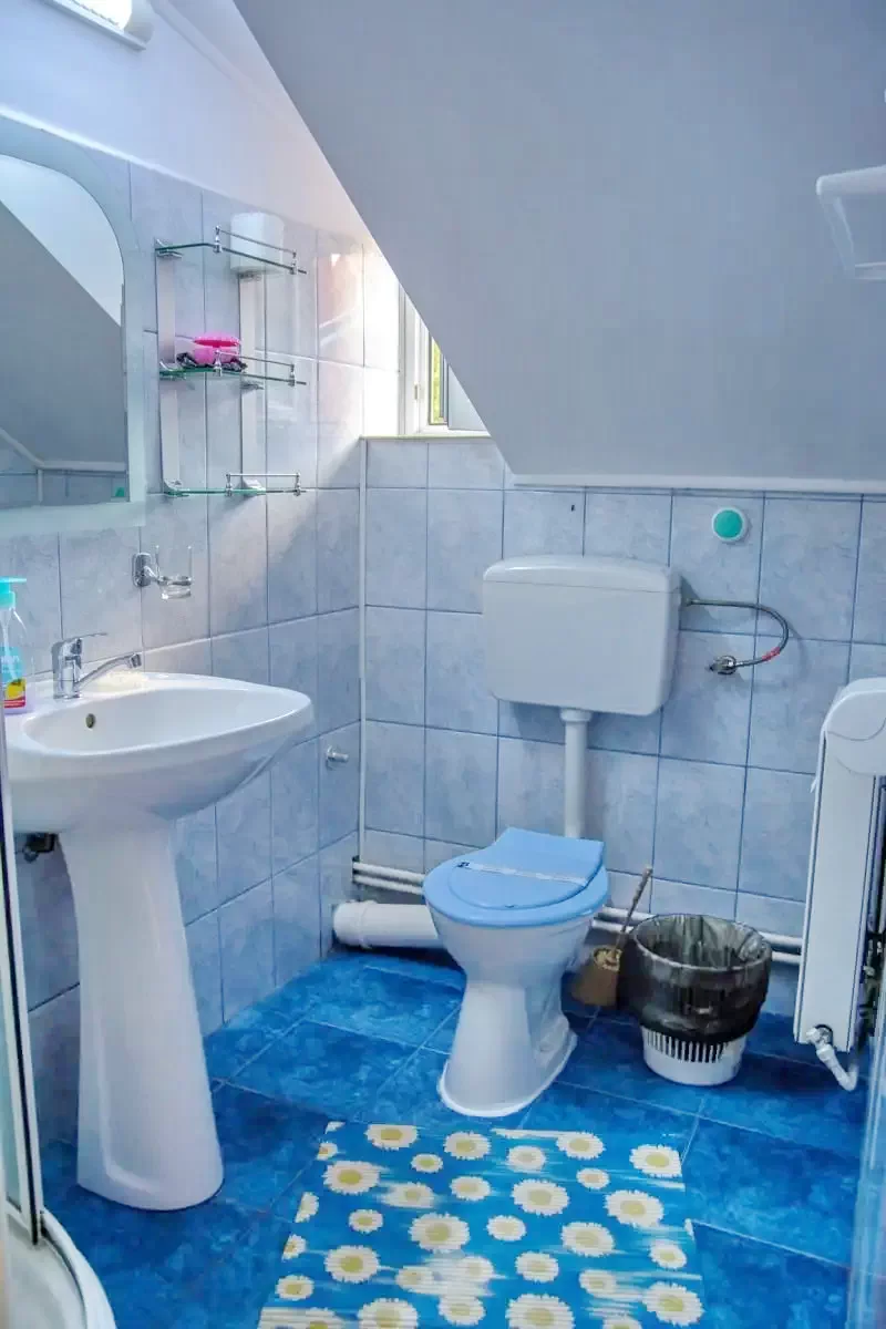 Săcele Cazare | Motel (K0127-54) Imaginea poate fi supusă drepturilor de autor. Se recomandă contactarea titularului drepturilor.