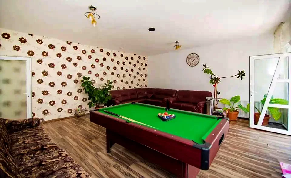 Săcele Cazare | Motel (K0127-60) Imaginea poate fi supusă drepturilor de autor. Se recomandă contactarea titularului drepturilor.