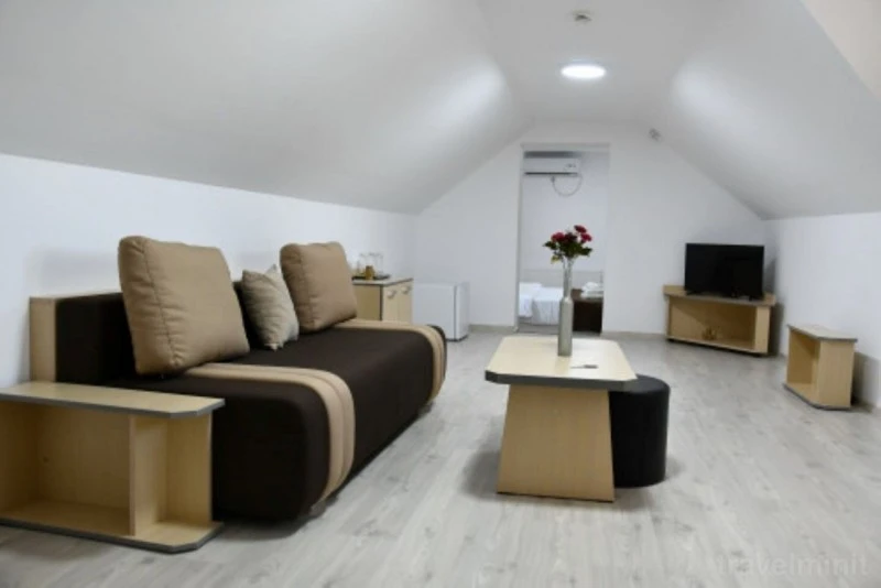 Drobeta-Turnu Severin Cazare | Motel (K0738-5) Imaginea poate fi supusă drepturilor de autor. Se recomandă contactarea titularului drepturilor.