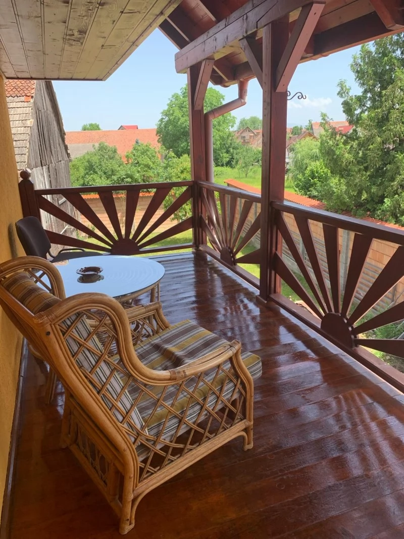 Săcele Cazare | Motel (K0263-4) Imaginea poate fi supusă drepturilor de autor. Se recomandă contactarea titularului drepturilor.