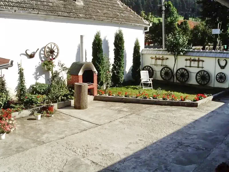 Săcele Cazare | Motel (K0263-29) Imaginea poate fi supusă drepturilor de autor. Se recomandă contactarea titularului drepturilor.