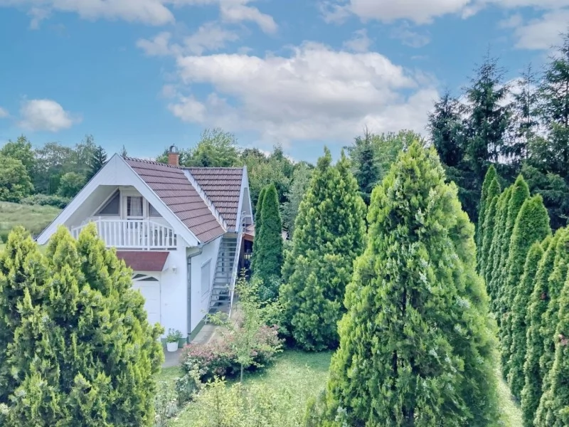 Jula Cazare | Bungalow (K0936-35) Imaginea poate fi supusă drepturilor de autor. Se recomandă contactarea titularului drepturilor.