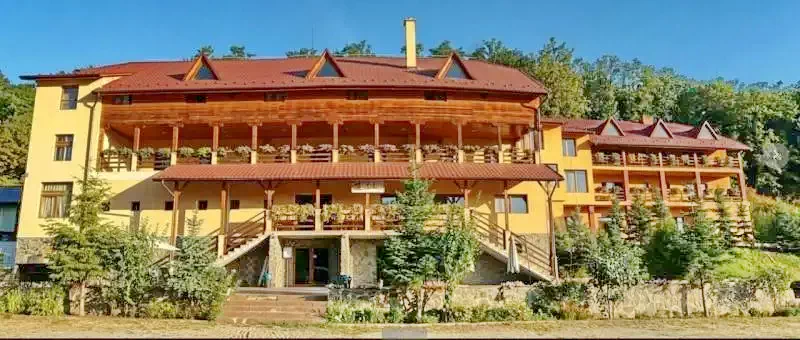 Șimleu Silvaniei Cazare | Motel (K1344-6) Imaginea poate fi supusă drepturilor de autor. Se recomandă contactarea titularului drepturilor.