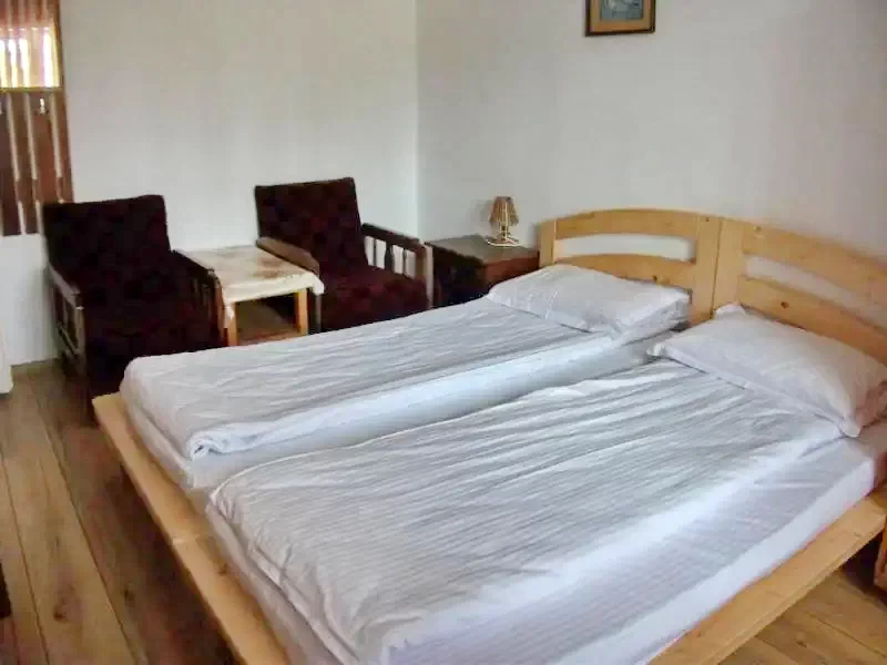 Borsec Cazare | Camping / Popas turistic (K1239-6) Imaginea poate fi supusă drepturilor de autor. Se recomandă contactarea titularului drepturilor.