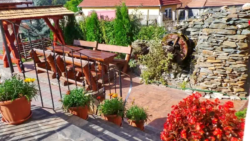 Băile Felix Cazare | Pensiune (K0803-28) Imaginea poate fi supusă drepturilor de autor. Se recomandă contactarea titularului drepturilor.