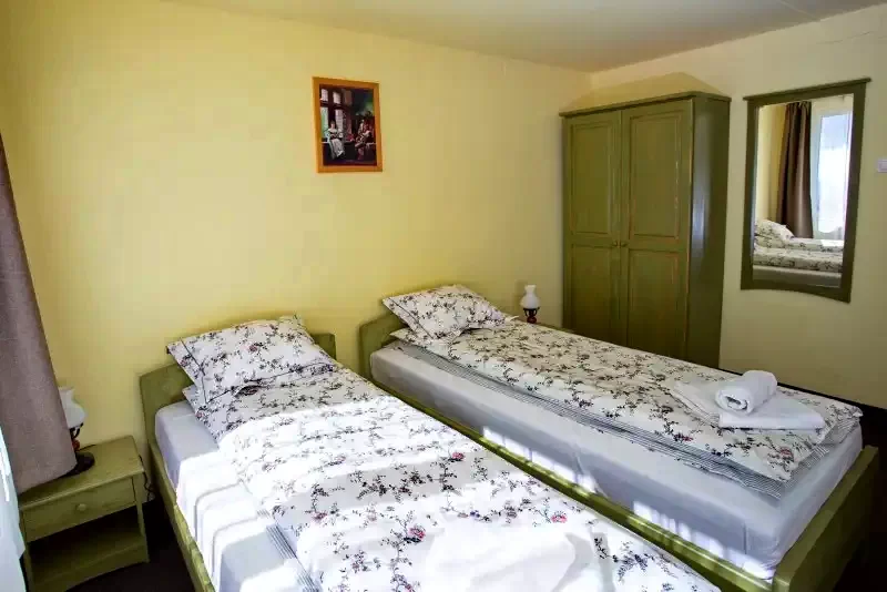 Hargitafürdő Szállás | Panzió (K0767-7) A kép szerzői jogvédelem alatt állhat. Javasolt a kapcsolatfelvétel a jog tulajdonossal.