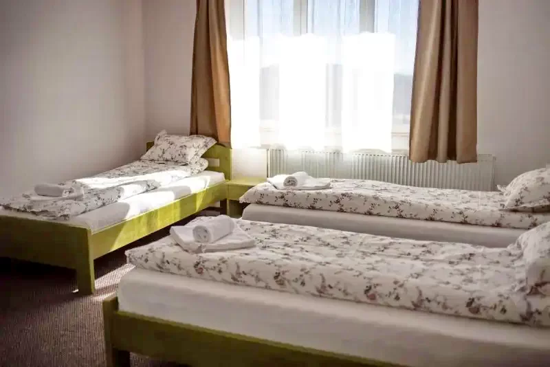 Harghita-Băi Cazare | Motel (K0767-11) Imaginea poate fi supusă drepturilor de autor. Se recomandă contactarea titularului drepturilor.