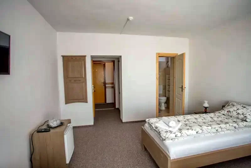 Hargitafürdő Szállás | Motel (K0767-12) A kép szerzői jogvédelem alatt állhat. Javasolt a kapcsolatfelvétel a jog tulajdonossal.