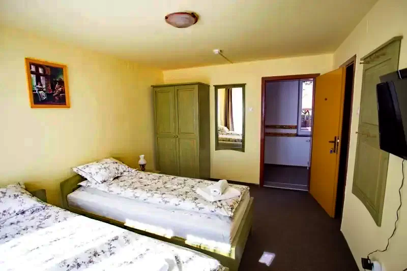 Harghita-Băi Cazare | Motel (K0767-14) Imaginea poate fi supusă drepturilor de autor. Se recomandă contactarea titularului drepturilor.