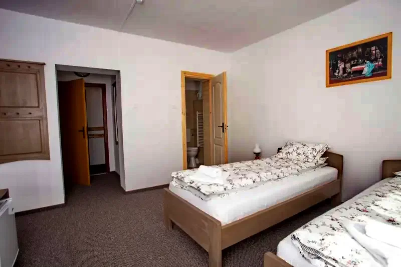 Harghita-Băi Cazare | Motel (K0767-19) Imaginea poate fi supusă drepturilor de autor. Se recomandă contactarea titularului drepturilor.