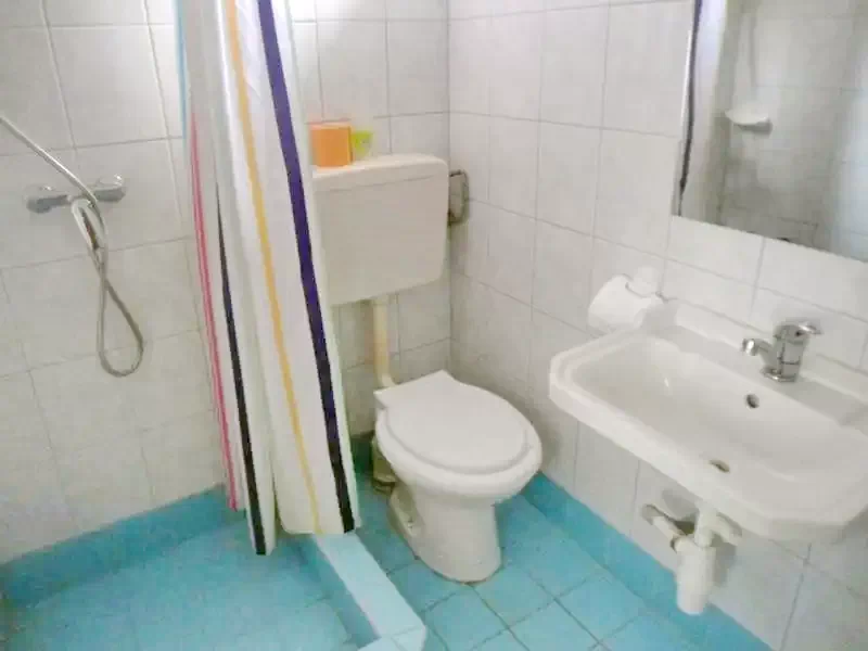 Bisericani Cazare | Cabană (K1359-19) Imaginea poate fi supusă drepturilor de autor. Se recomandă contactarea titularului drepturilor.