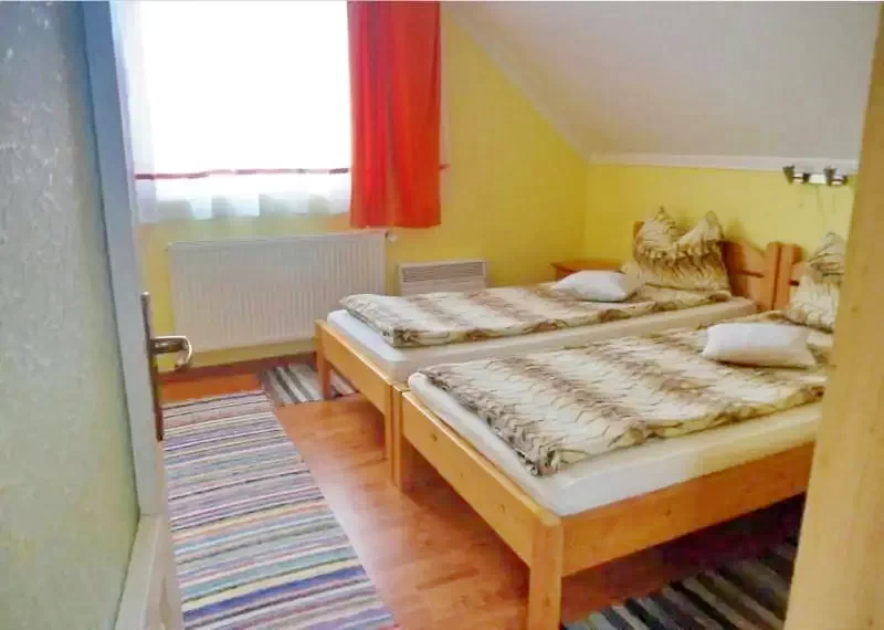 Bisericani Cazare | Cabană (K1359-27) Imaginea poate fi supusă drepturilor de autor. Se recomandă contactarea titularului drepturilor.