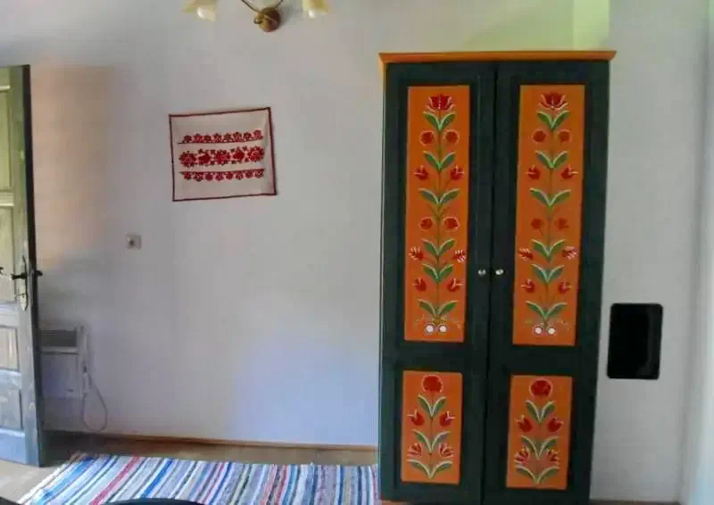 Bisericani Cazare | Sat de vacanță (K1359-63) Imaginea poate fi supusă drepturilor de autor. Se recomandă contactarea titularului drepturilor.