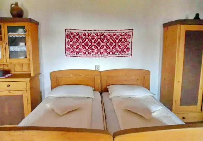 Bisericani Cazare | Sat de vacanță (K1359-65) Imaginea poate fi supusă drepturilor de autor. Se recomandă contactarea titularului drepturilor.