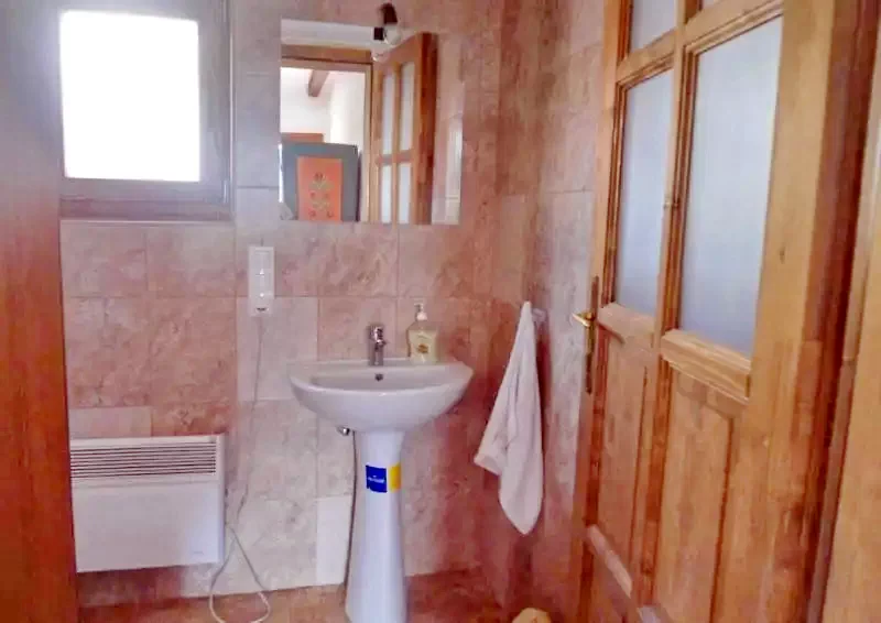 Bisericani Cazare | Sat de vacanță (K1359-67) Imaginea poate fi supusă drepturilor de autor. Se recomandă contactarea titularului drepturilor.