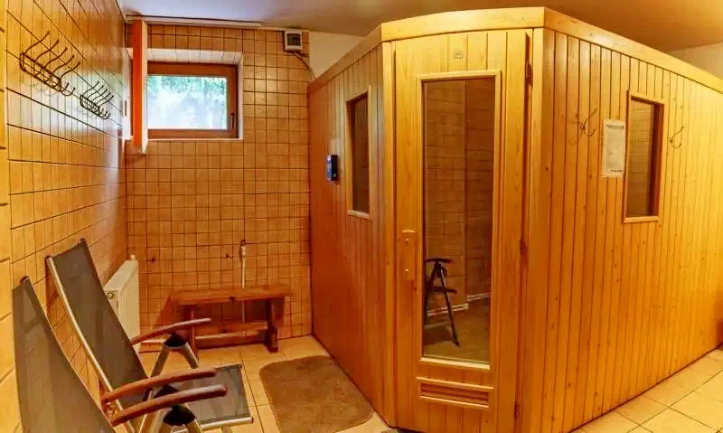 Sub Cetate Cazare | Motel (K0297-3) Imaginea poate fi supusă drepturilor de autor. Se recomandă contactarea titularului drepturilor.