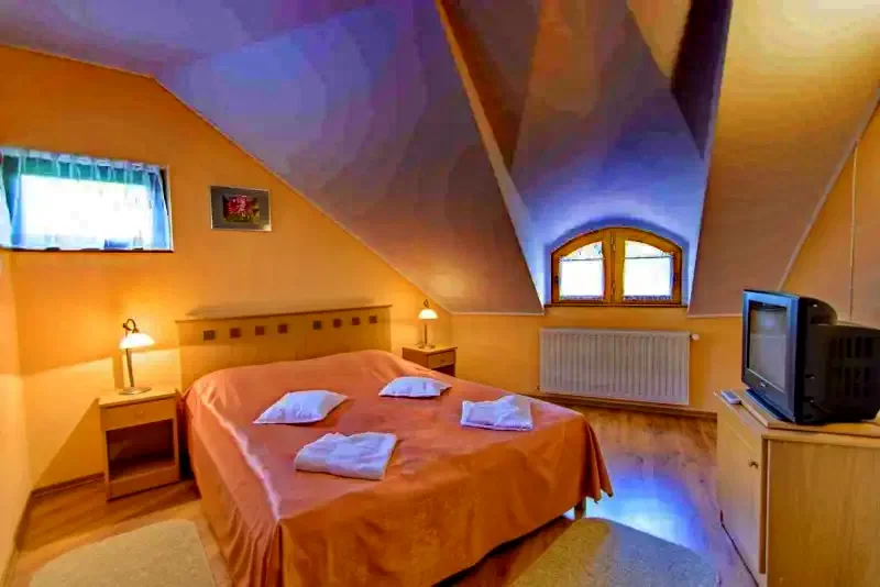 Sub Cetate Cazare | Motel (K0297-6) Imaginea poate fi supusă drepturilor de autor. Se recomandă contactarea titularului drepturilor.