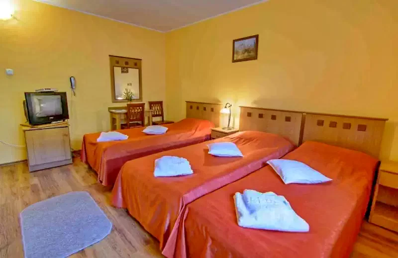 Sub Cetate Cazare | Motel (K0297-8) Imaginea poate fi supusă drepturilor de autor. Se recomandă contactarea titularului drepturilor.