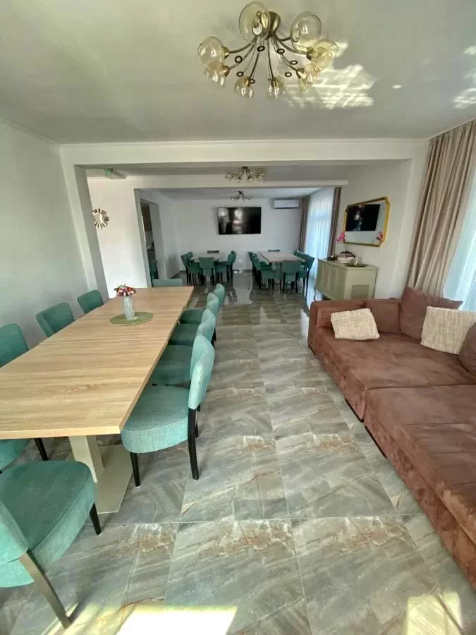 Băile Felix Cazare | Motel (K1417-3) Imaginea poate fi supusă drepturilor de autor. Se recomandă contactarea titularului drepturilor.